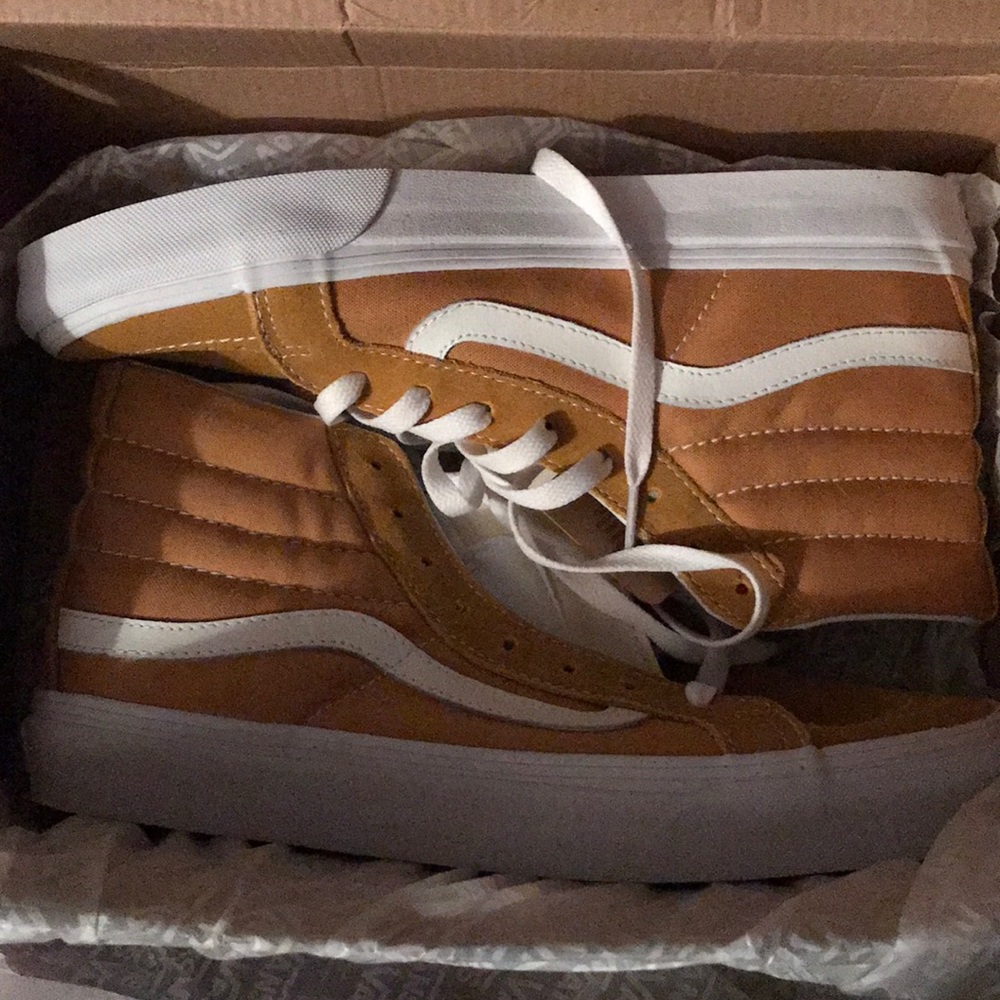 Sk8-hi slim sued